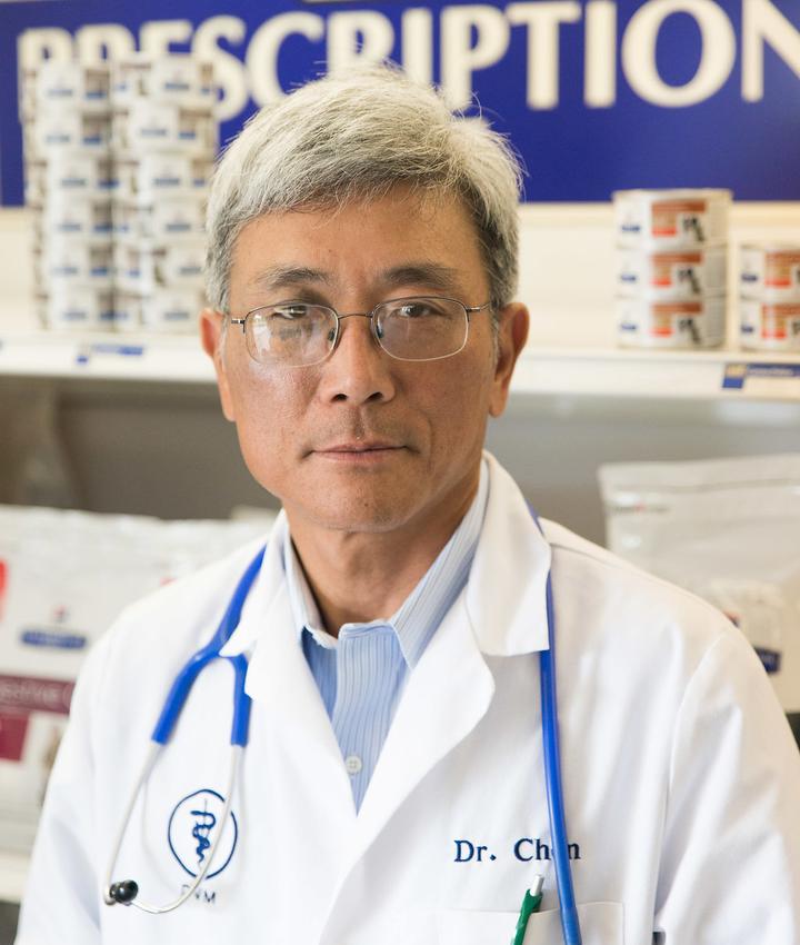 Dr. Robert Chen, DVM